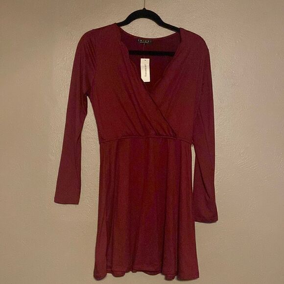 Juniors' Scalloped Surplice Dress Medium Trixxi - Picture 1 of 6
